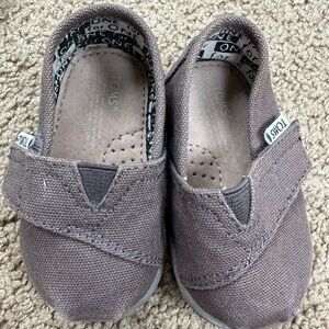 Toms Classic Canvas Slip-on Shoes in Ash Baby Size 4T